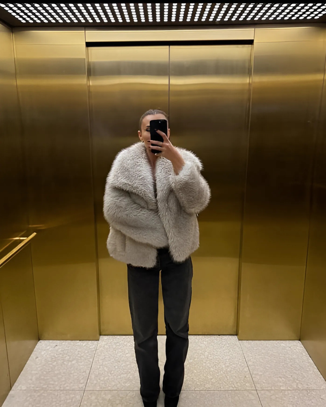 Women’s Loose Fit Faux Fur Coat